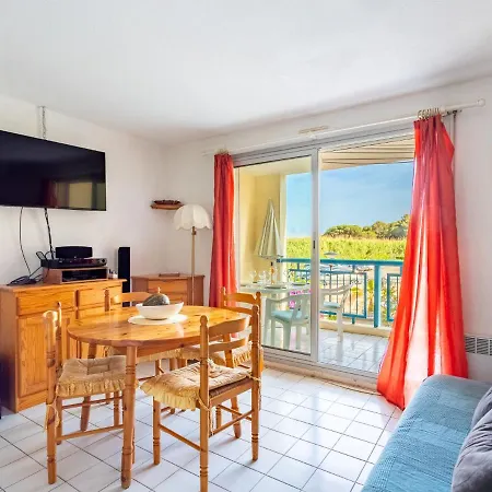 Apartment Le Domaine D'azur-3 By Interhome